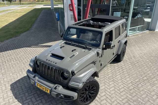 Jeep Wrangler (2022) thumbnail 4