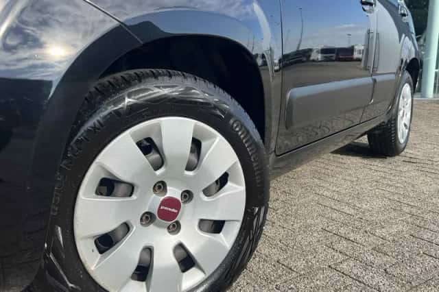 Fiat Panda (2017) thumbnail 3