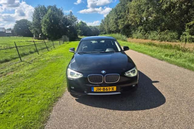 BMW 1-Serie (2012) thumbnail 2