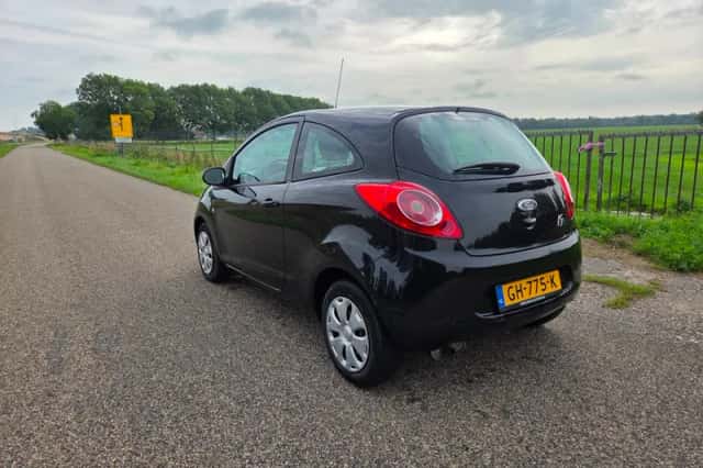 Ford Ka (2011) thumbnail 4