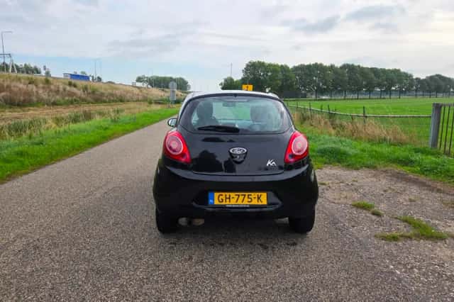Ford Ka (2011) thumbnail 5
