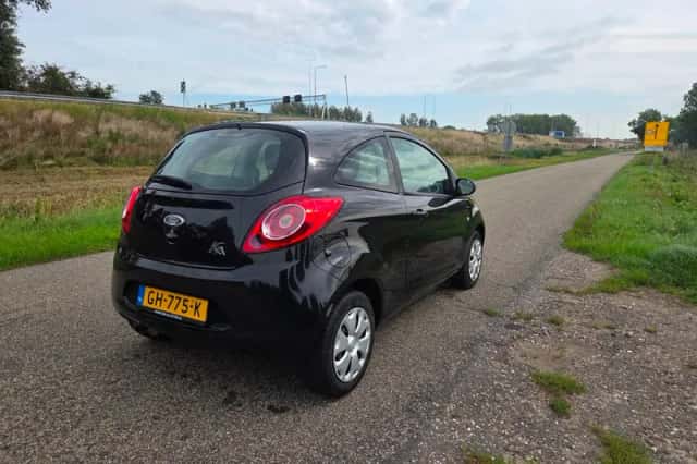 Ford Ka (2011) thumbnail 6