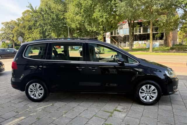 Volkswagen Sharan (2013) thumbnail 4