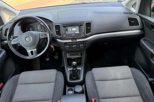 Volkswagen Sharan (2013) thumbnail 6