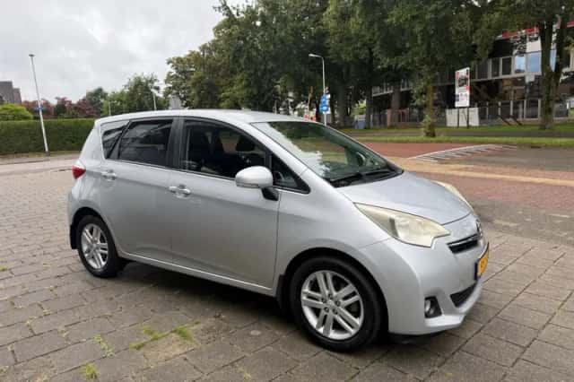 Toyota Verso (2011) thumbnail 3