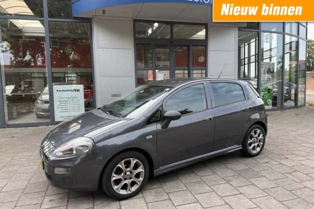 Fiat Punto (2015) thumbnail 1