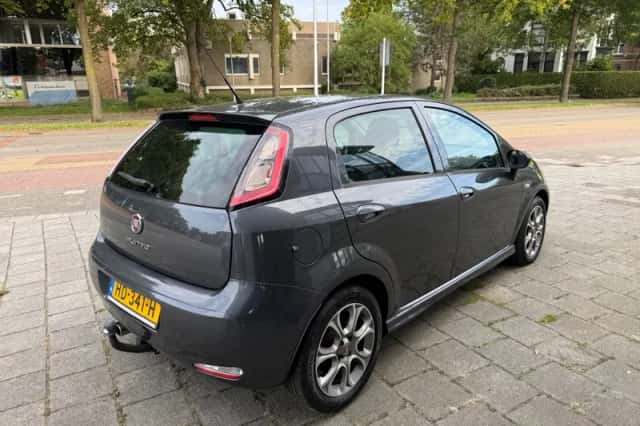 Fiat Punto (2015) thumbnail 4