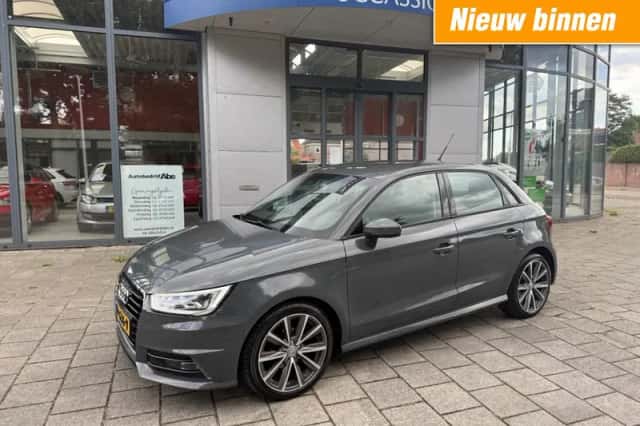 Audi A1 (2016) thumbnail 1