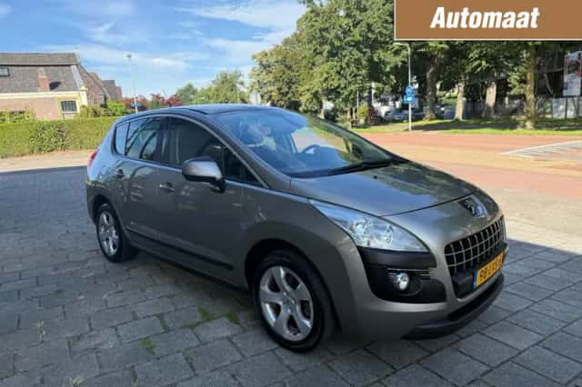 Peugeot 3008 (2010) thumbnail 2
