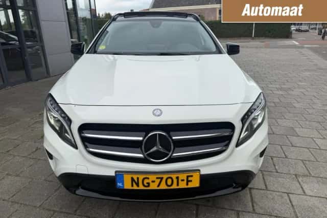 Mercedes-Benz GLA-Klasse (2016) thumbnail 2