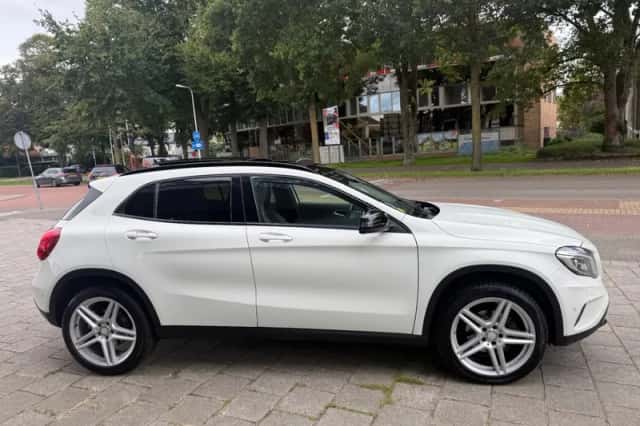 Mercedes-Benz GLA-Klasse (2016) thumbnail 4