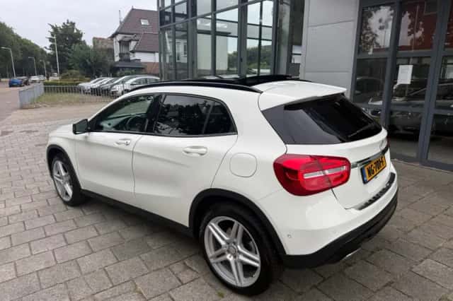 Mercedes-Benz GLA-Klasse (2016) thumbnail 5