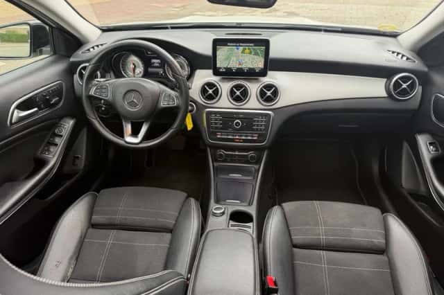 Mercedes-Benz GLA-Klasse (2016) thumbnail 6