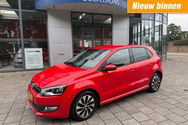 Volkswagen Polo (2016) thumbnail 1