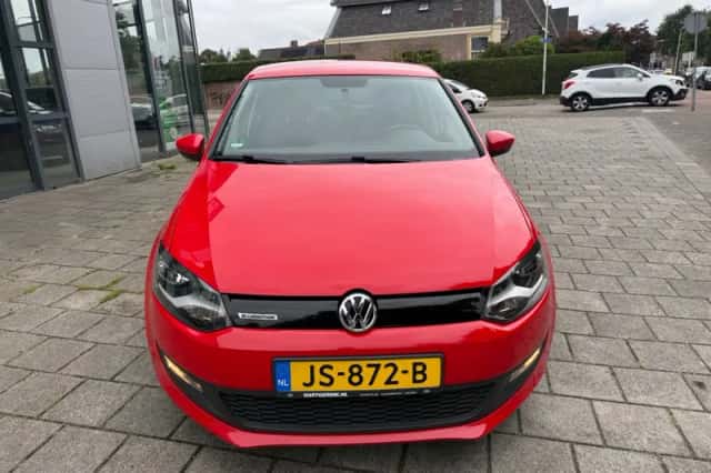 Volkswagen Polo (2016) thumbnail 2