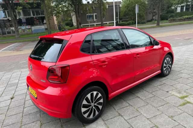 Volkswagen Polo (2016) thumbnail 5
