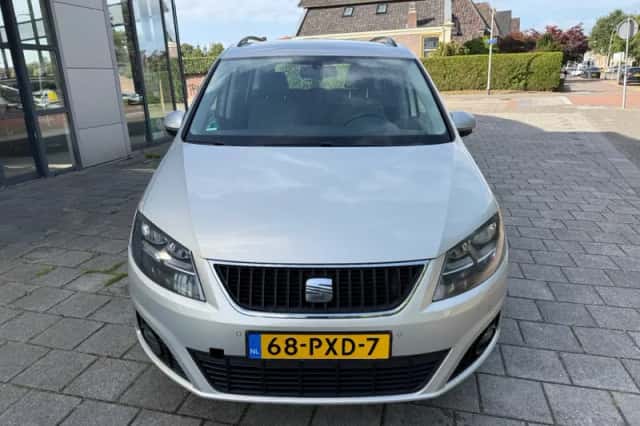 SEAT Alhambra (2011) thumbnail 2
