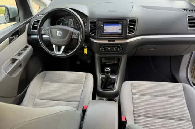 SEAT Alhambra (2011) thumbnail 6