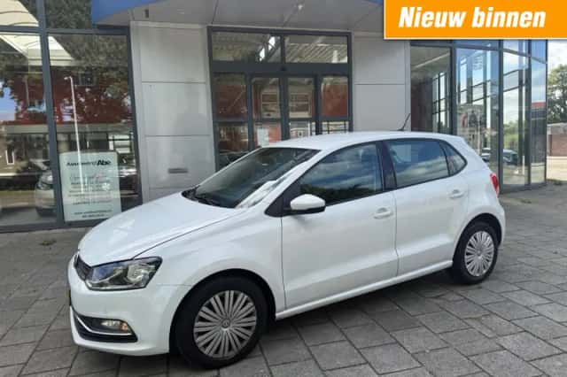 Volkswagen Polo (2015) thumbnail 1