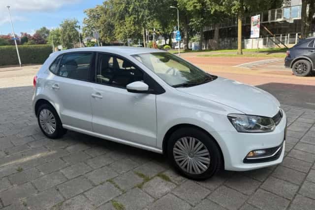 Volkswagen Polo (2015) thumbnail 3