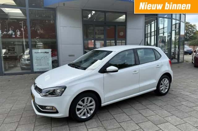 Volkswagen Polo (2017) thumbnail 1