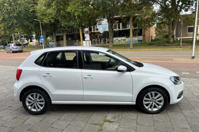 Volkswagen Polo (2017) thumbnail 4