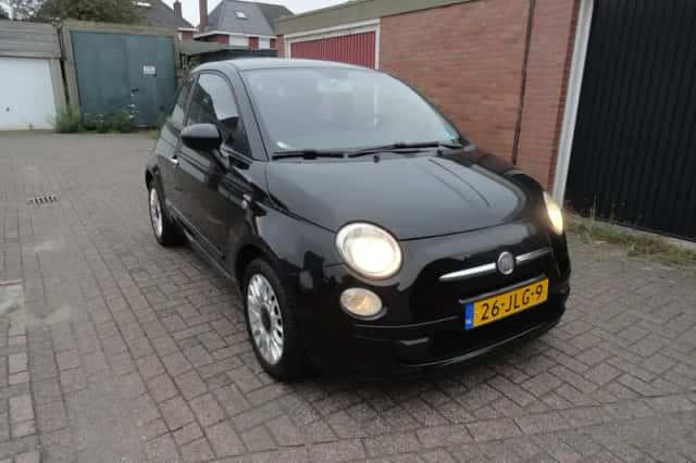 Fiat 500 (2009) thumbnail 2