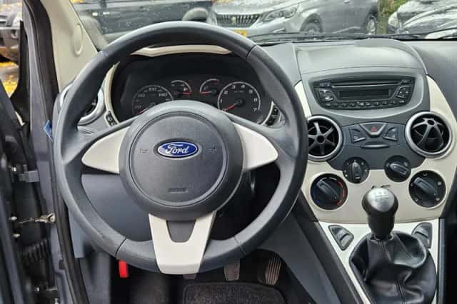 Ford Ka (2010) thumbnail 2
