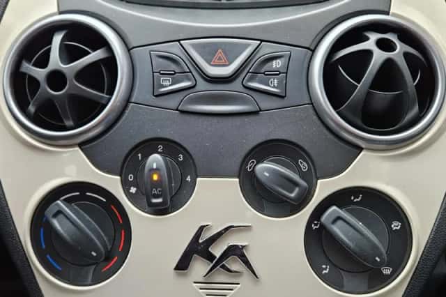 Ford Ka (2010) thumbnail 4