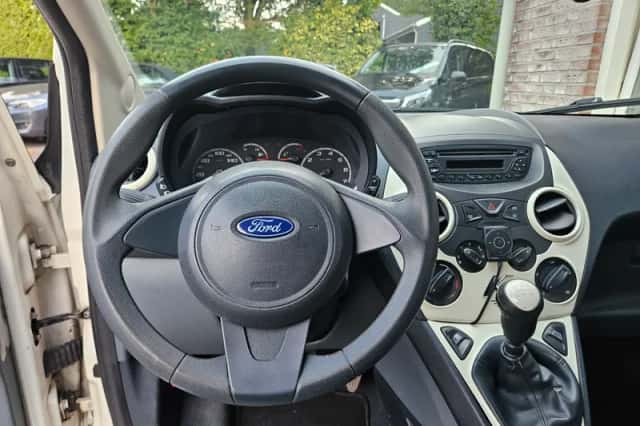 Ford Ka (2011) thumbnail 2