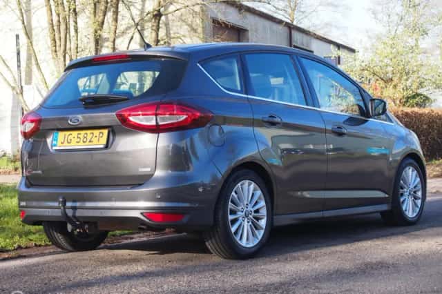Ford C-Max (2016) thumbnail 3
