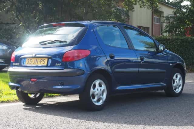 Peugeot 206 (2002) thumbnail 3