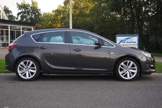 Opel Astra (2015) thumbnail 2