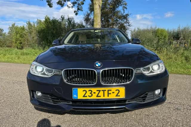 BMW 3-Serie (2013) thumbnail 2
