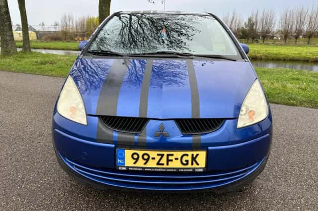 Mitsubishi Colt (2008) thumbnail 2