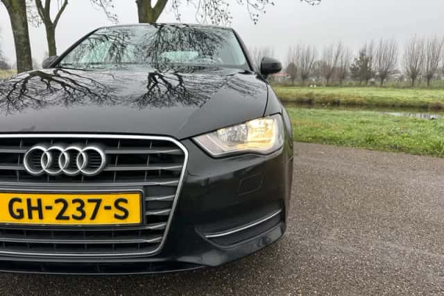 Audi A3 (2015) thumbnail 3