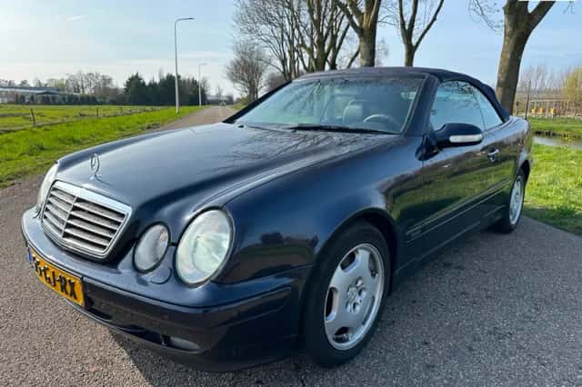 Mercedes-Benz CLK-Klasse (2001) thumbnail 1