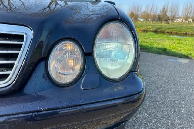 Mercedes-Benz CLK-Klasse (2001) thumbnail 3