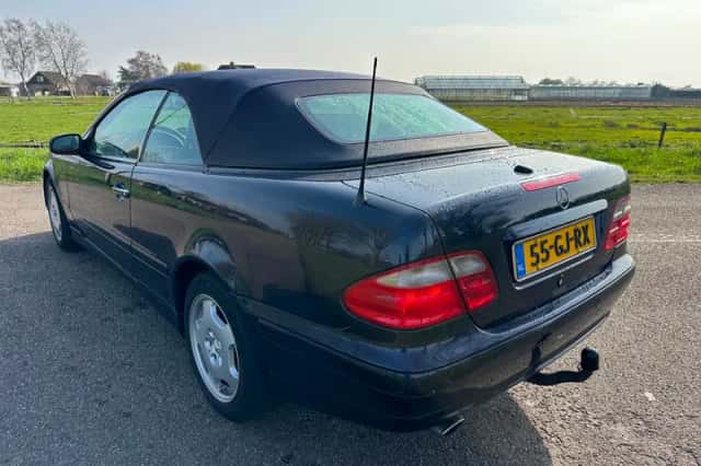 Mercedes-Benz CLK-Klasse (2001) thumbnail 6