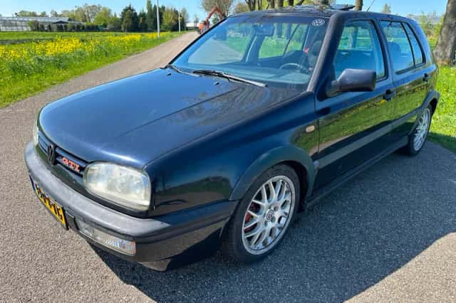 Volkswagen Golf (1997) thumbnail 1