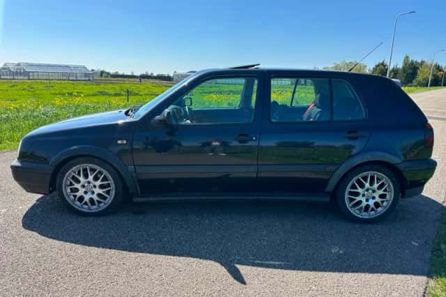 Volkswagen Golf (1997) thumbnail 3