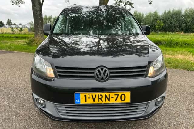Volkswagen Caddy (2011) thumbnail 2
