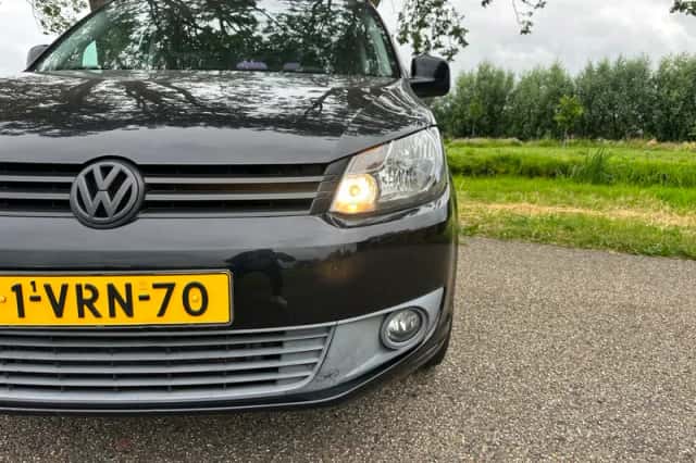 Volkswagen Caddy (2011) thumbnail 3