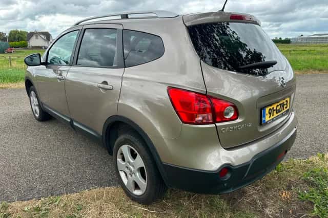 Nissan Qashqai (2009) thumbnail 5