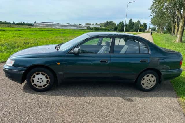 Toyota Carina E (1992) thumbnail 3