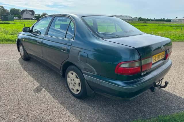 Toyota Carina E (1992) thumbnail 4
