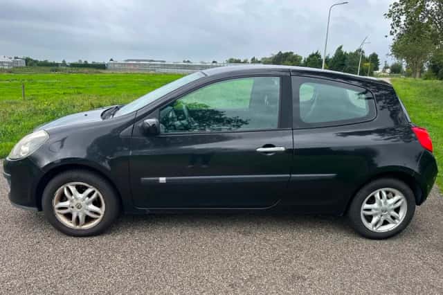 Renault Clio (2006) thumbnail 3
