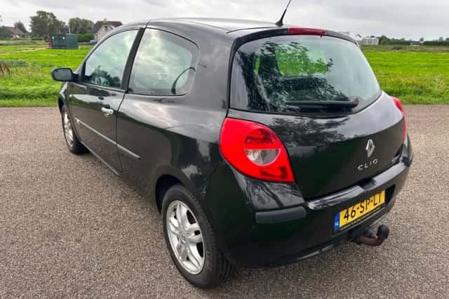 Renault Clio (2006) thumbnail 4