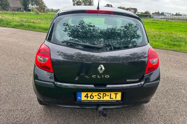 Renault Clio (2006) thumbnail 5