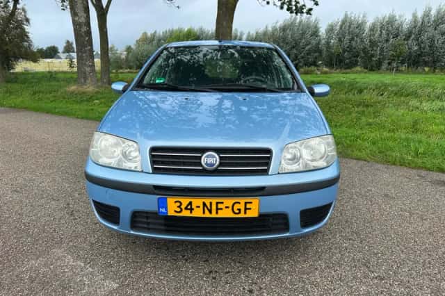 Fiat Punto (2003) thumbnail 2